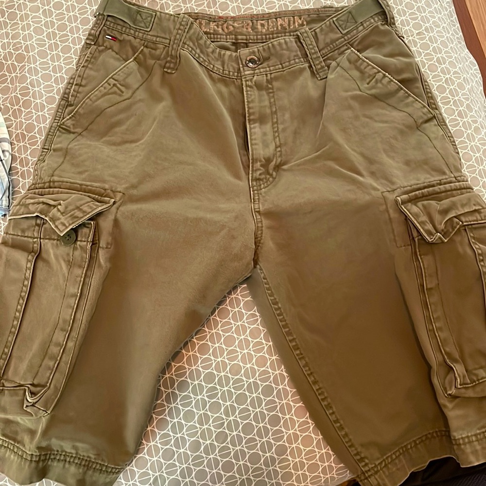 Tommy Hilfiger Walden Denim cargo shorts. Men’s size 32